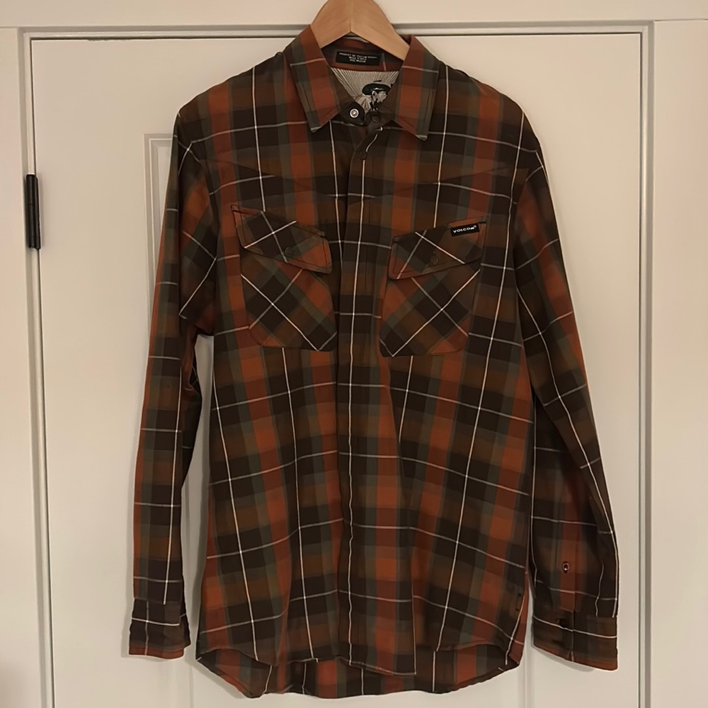 Volcom button down